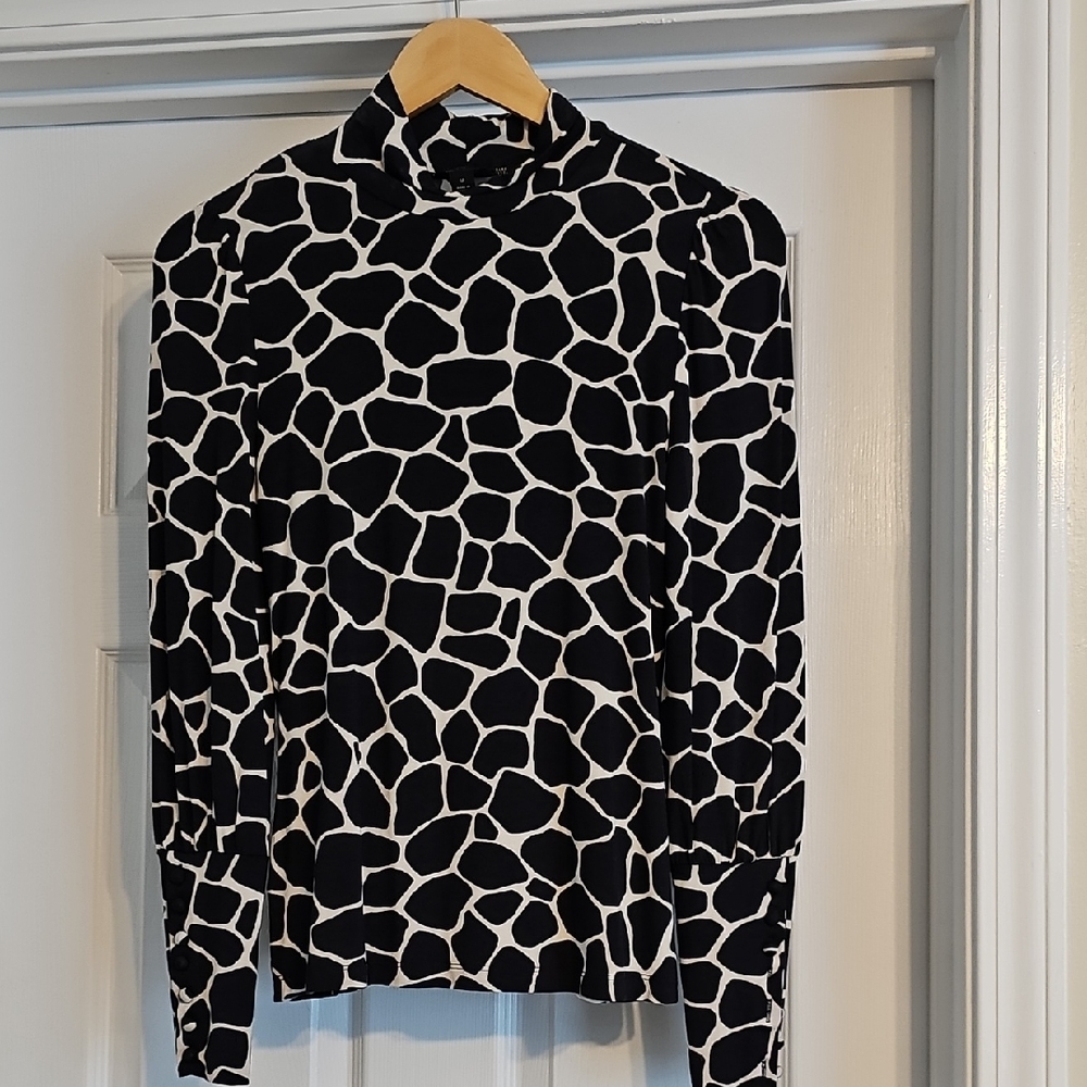 Ann Taylor Black and White Giraffe Print Blouse